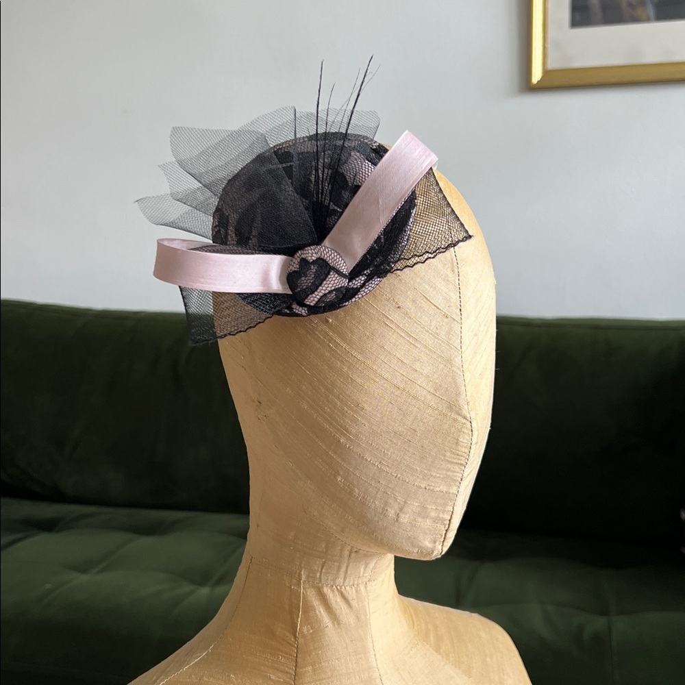 LADY SERONE BLACK AND BLUSH PINK COCKTAIL FASCINATOR
